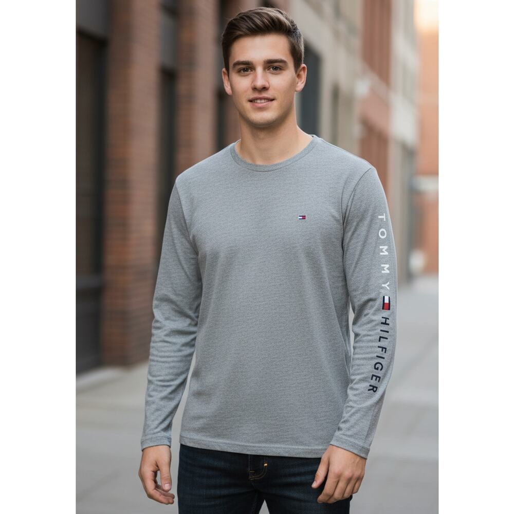 Tommy Hilfiger Shirt Youth XL 18/20‎ Gray Long Sleeve Logo Lightweight Crewneck